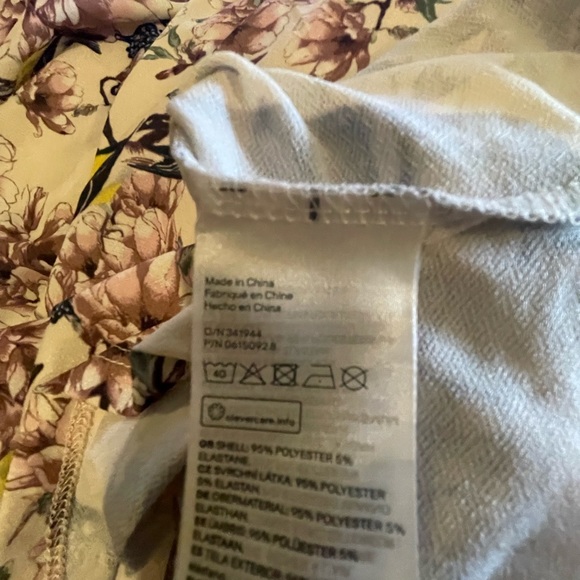 H&M Flowers Birds and Butterflies Print Top L FREE SHIP - Picture 5 of 5